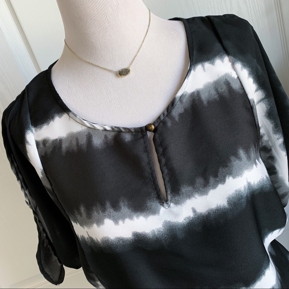 Converse All Star Sheer Batwing Top - Picture 3 of 8